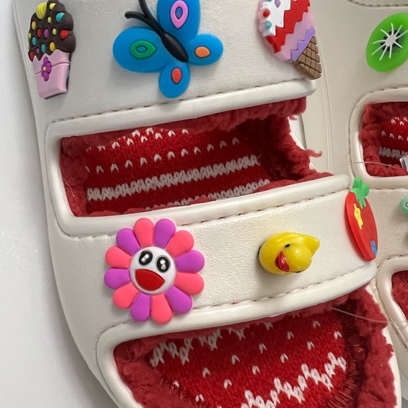 NWT Crocs Classic Cozzzy Holiday Sweater Women's Sandals with CHARMS!! SZ-W8/M6 - Picture 13 of 16